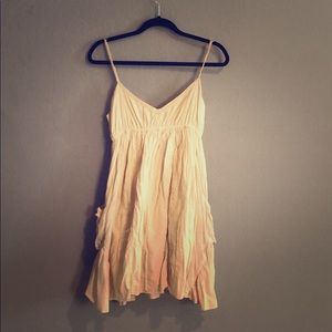 Adorable babydoll style dress.
